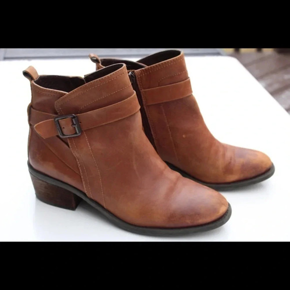 Vince Camuto Beamer ankle boots - Picture 9 of 14